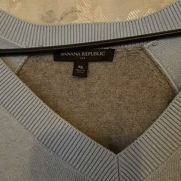 HOLD Banana Republic Sweater - Picture 2 of 4